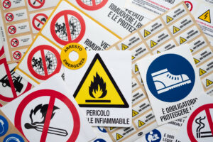 etichette e cartelli di sicurezza